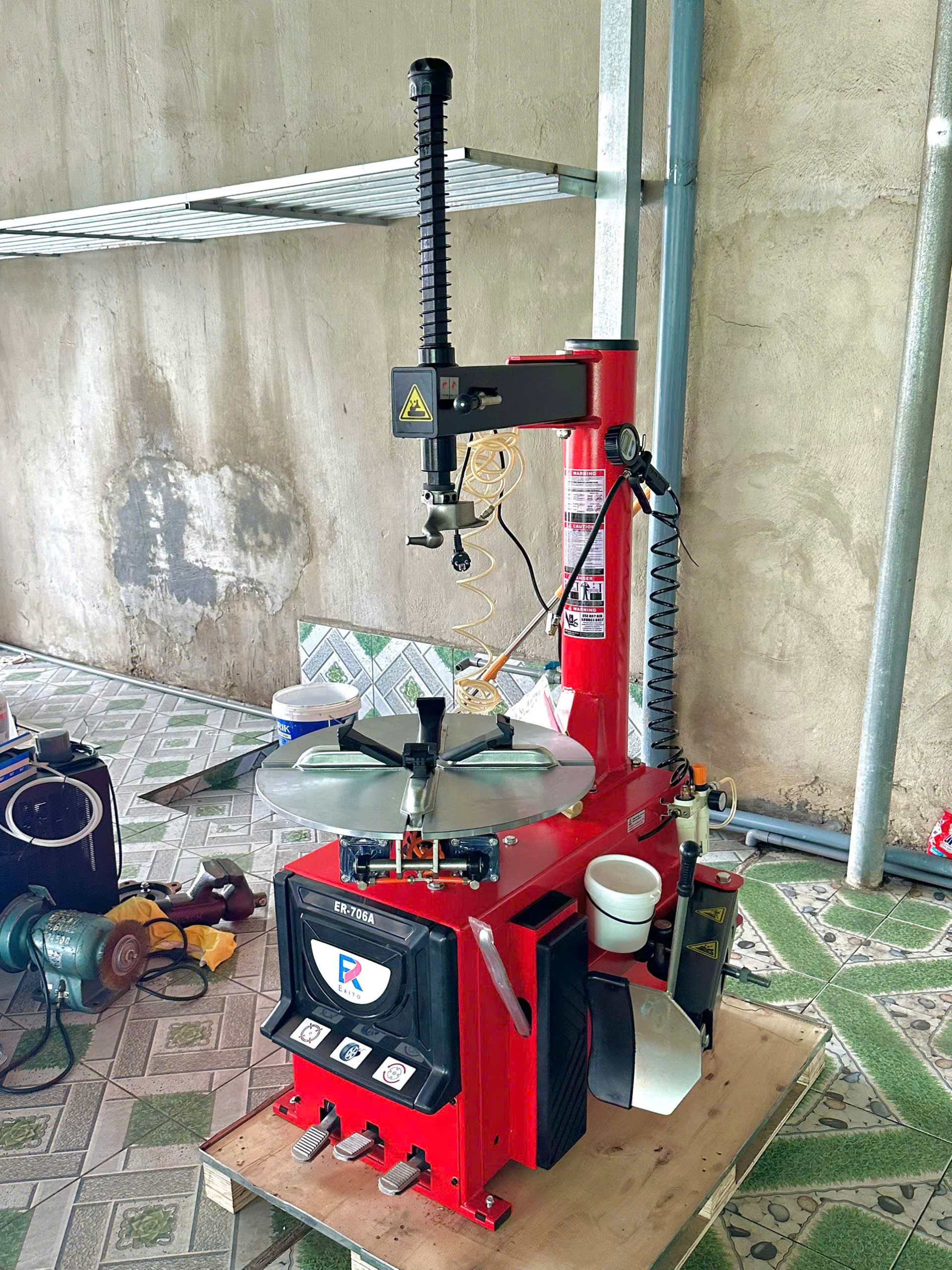 MÁY RA VÀO LỐP ER-706A